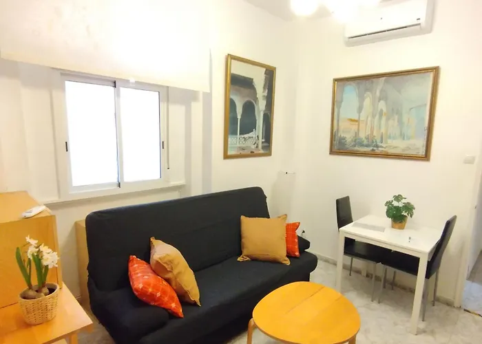 Piso En El Casco Antiguo Con Patio Privado *